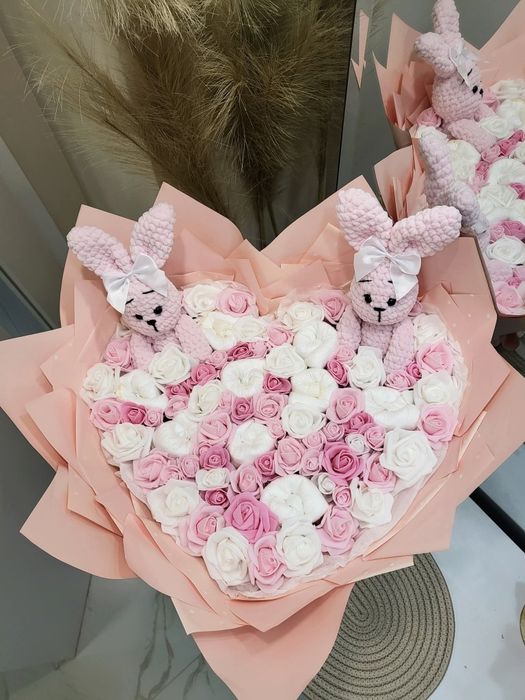Букет  вечни рози  8 март бебе памперси бонбони персонализиран 101