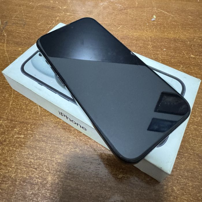 IPhone 15 black 128 Gb