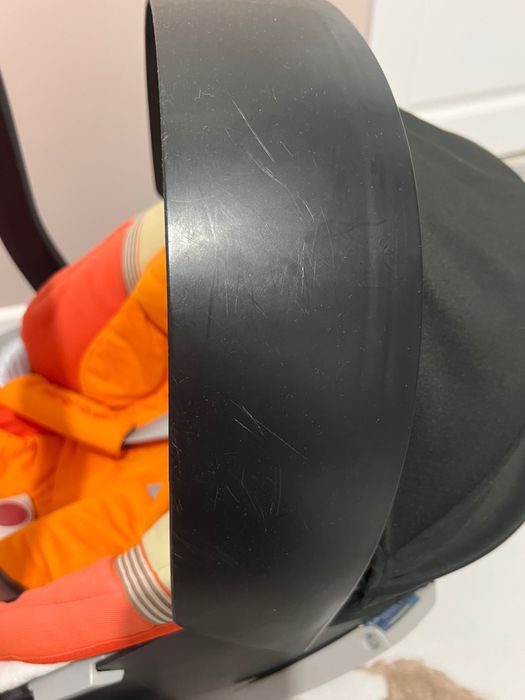 Cybex Aton 4 - детско столче с адаптери