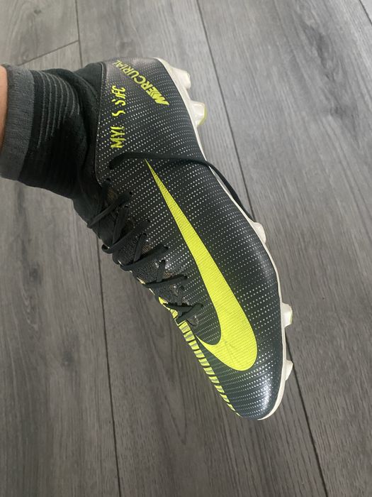 Ghete fotbal nike mercurial