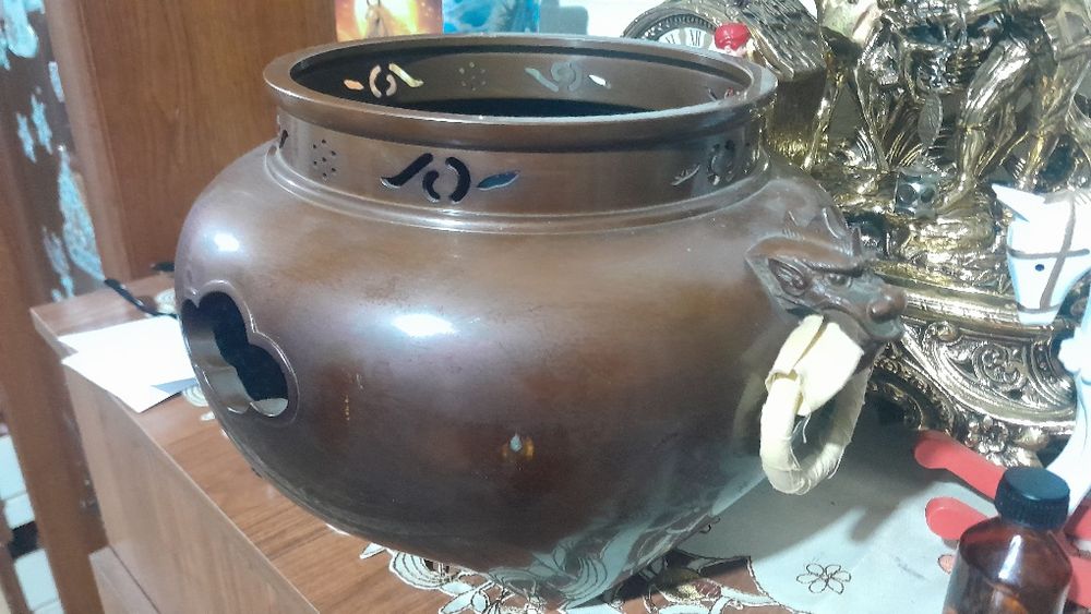 Сувениры,  Бронза Вазы тазы !