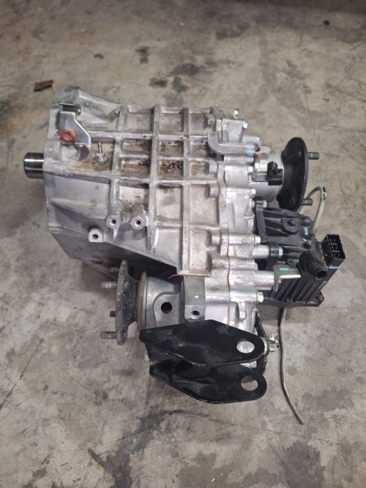 Раздатка / раздатъчна кутия Mitsubishi L200 2.4 DiD 2018г 6ск