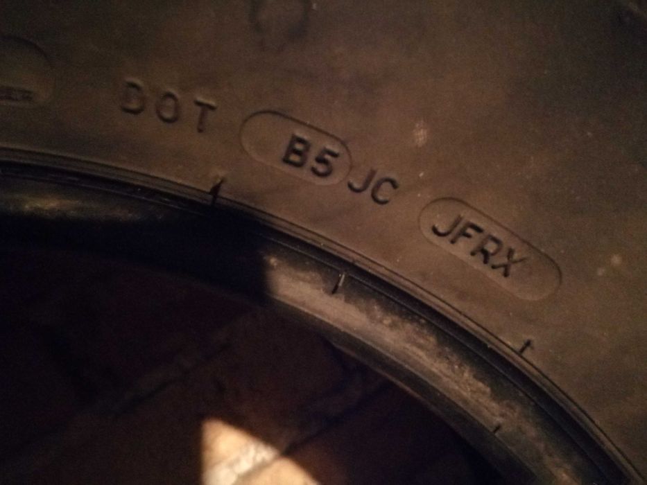 Продавам зимни  гуми втора ръка за джип.