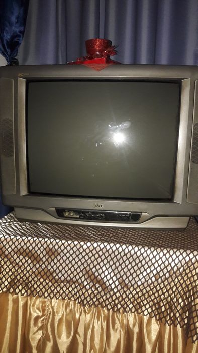 Телевизор JVС в рабочем состояние