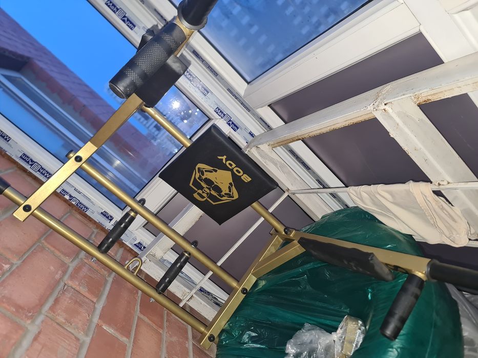 Дом и сад.Турник настенный.