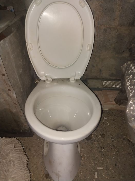 Унитаз в отличном состоянии