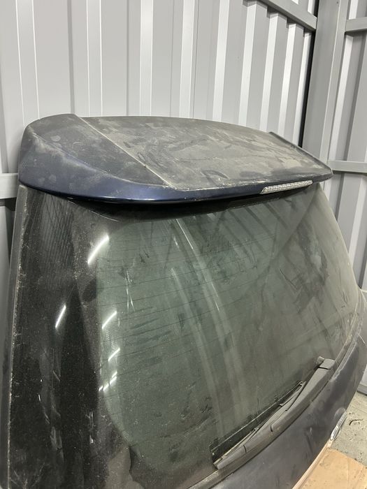 Крышка багажника Subaru Outback