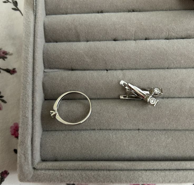 Продам бриллиантовый комплект