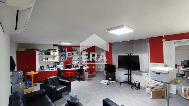 Търговско помещение в идеален център