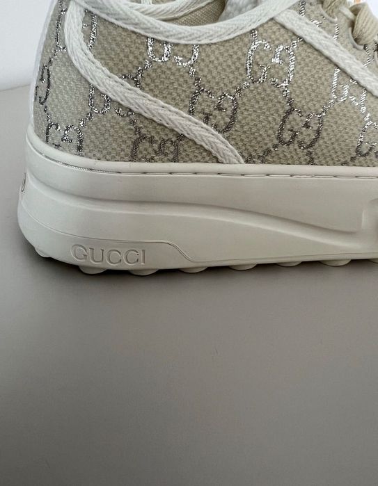 Последен 37  номер. Дамски кецове обувки маратонки Gucci.