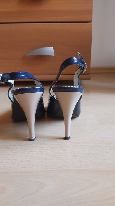 Pantofi cu toc, marimea 36