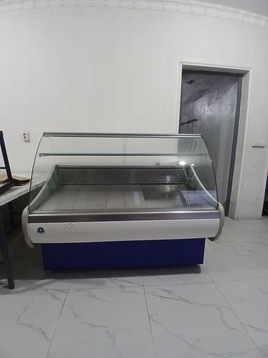 Витринный холодильник