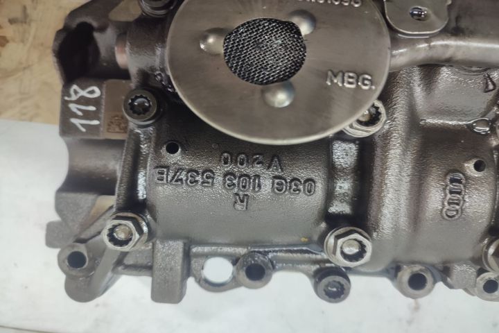 Pompa ulei 03G103537B 2.0 tdi CAG Audi A4 B8/8K  [din 2007 pana  2011] seria