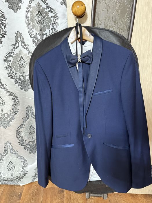 Продам костюм (Смокинг)