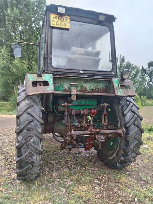 Traktor sotiladi