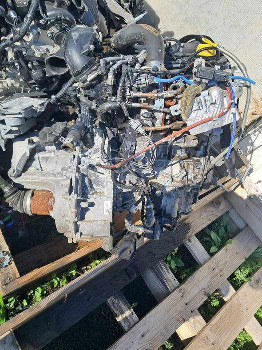 Продавам мотор и кутиа автомат 4/4 q5 2014 година