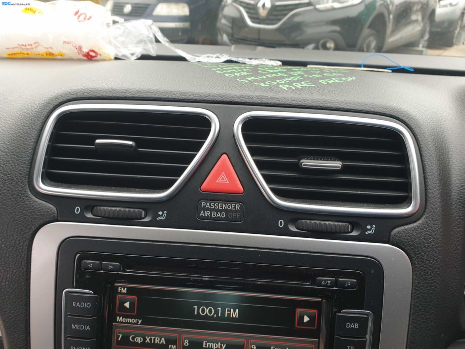 Grila Grile Gura Guri Aer Aerisire Ventilatie Bord Central Volkswagen Scirocco 2008 - 2017 [Q0965]