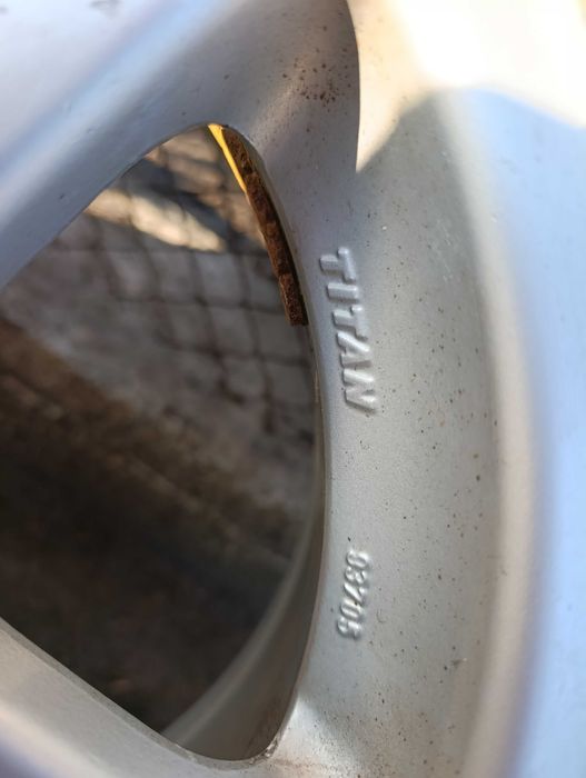 Продавам джантии