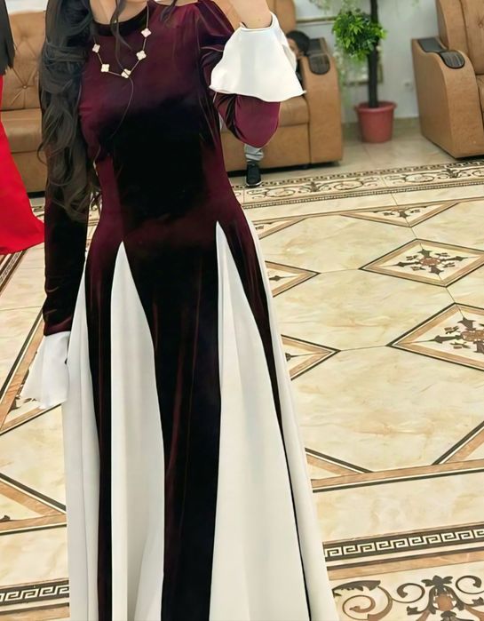 Красивые платья бордовый