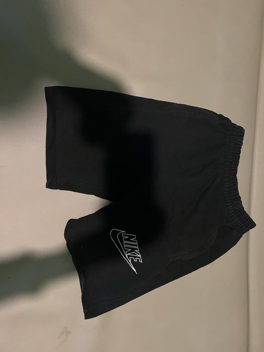 Pantaloni scurti si bluze ( Nike , Adidas , Puma)