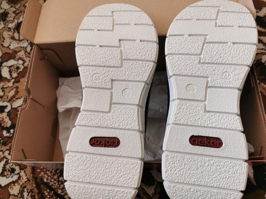 Продавам Чехли Rieker