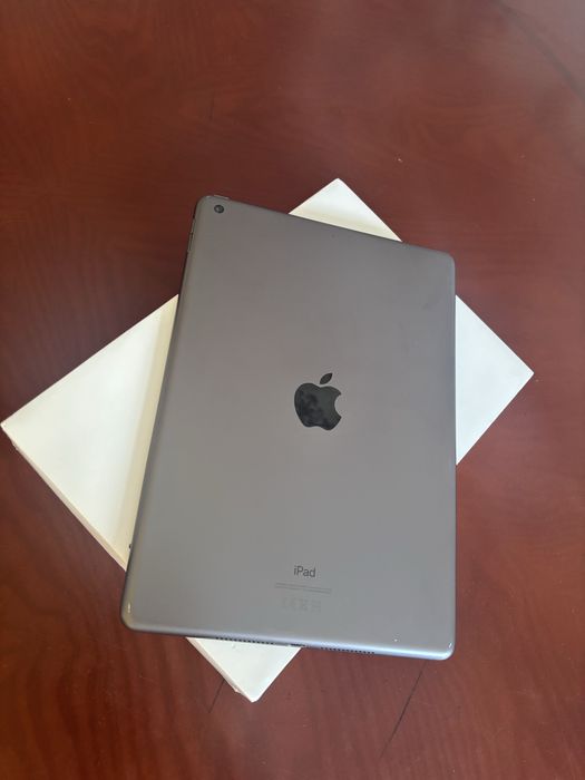 iPad 8 (2020) + стилус + коробка