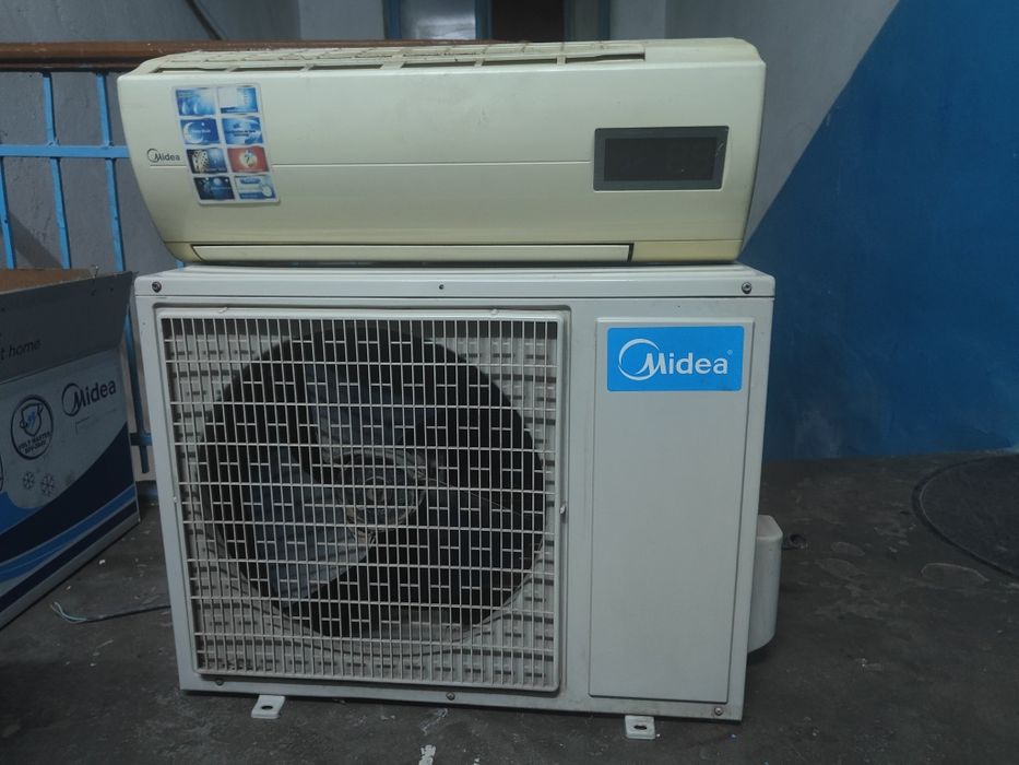 Кондиционер Midea 12 MSR1 - 12HR