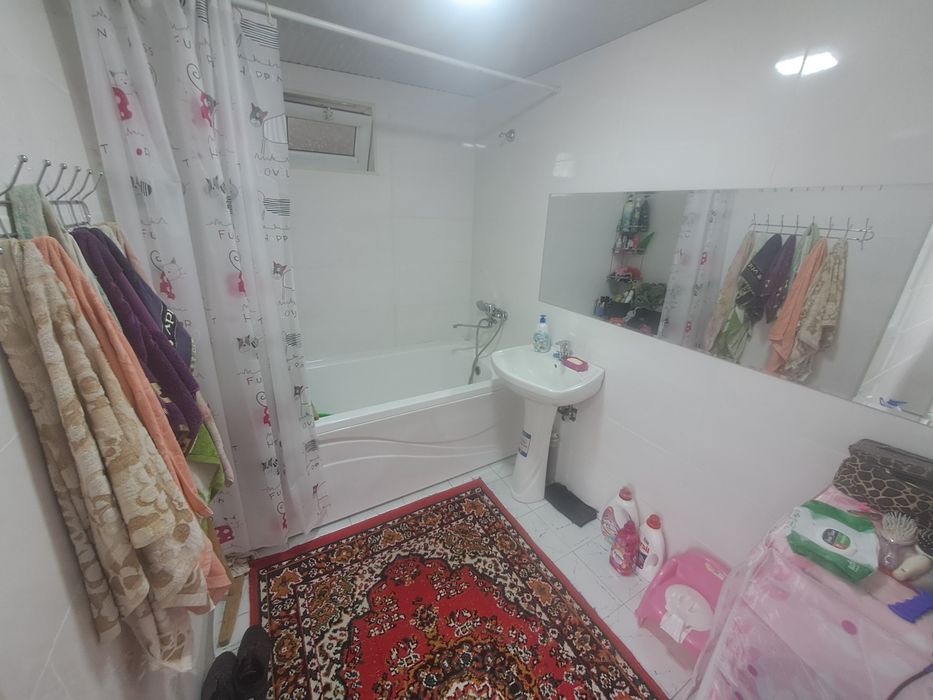 Буссув Гагарида 2 сотиг уй сотилади Назарбек гулчилик.Тарнов тарафда