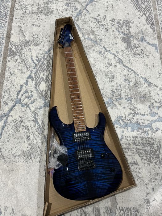 Электрогитара абсолютно новая !