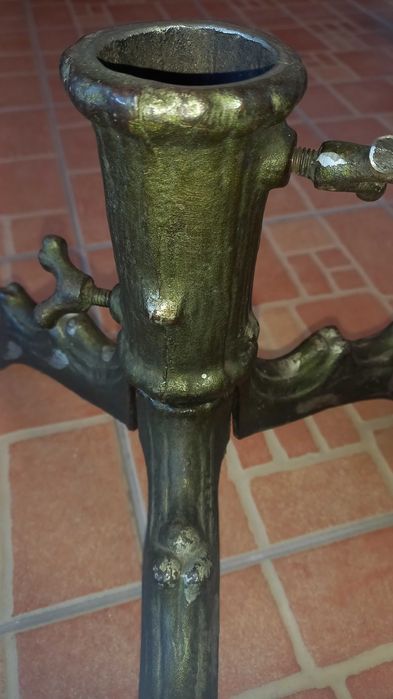 Suport metallic masiv ptr bradul de crăciun