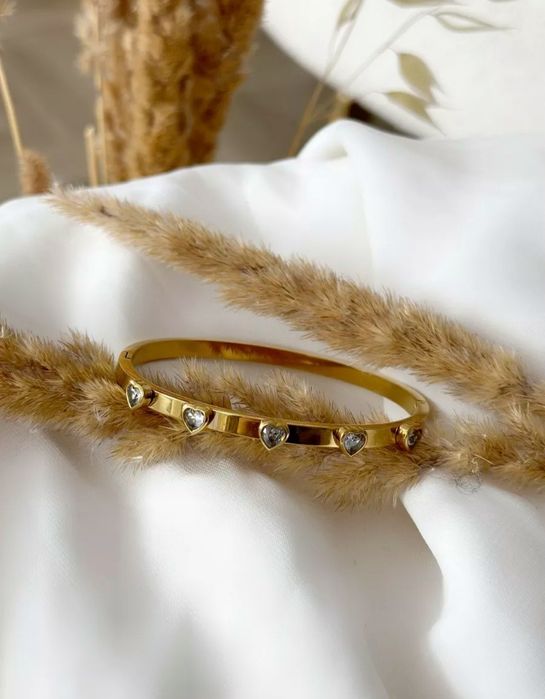 Браслет с сердечками