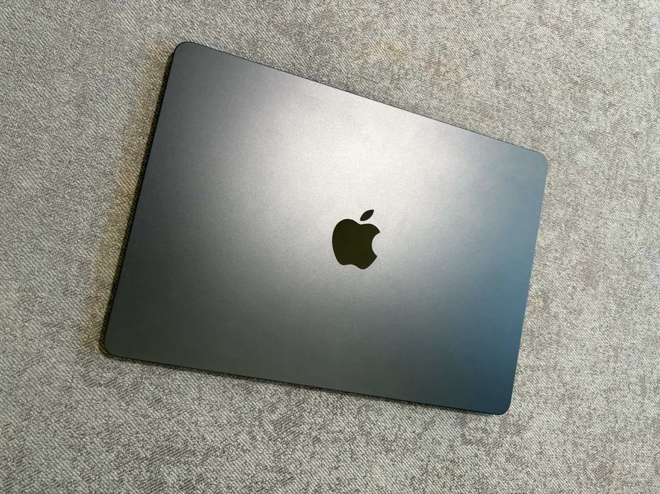 MacBook Air M2 16GB RAM 256GB - 100% battery 17 cycles - в гаранция