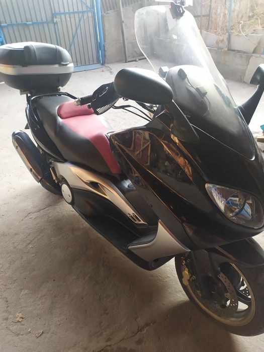 Макси скутер Yamaha