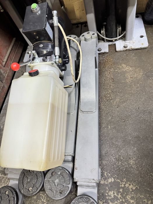 Двухстоечный автоподъемник