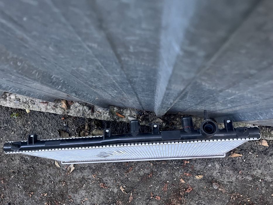 Радиатор 3л на subaru