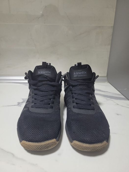 Мужское кроссовка