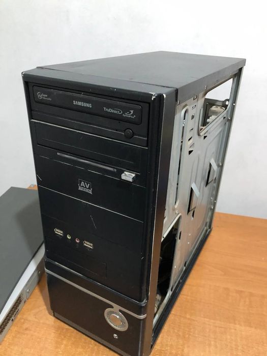 Продам 3 старых системных блока + монитор (комплектом или по отдельнос