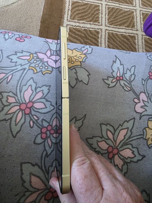 Vănd telefon Samsung Flip Z6