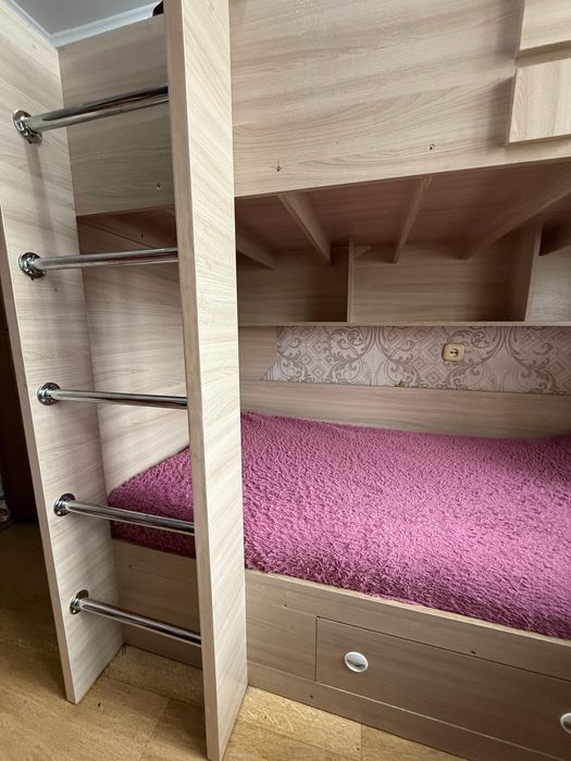 Двухярусная кровать