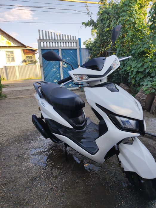 Продам скутер М8