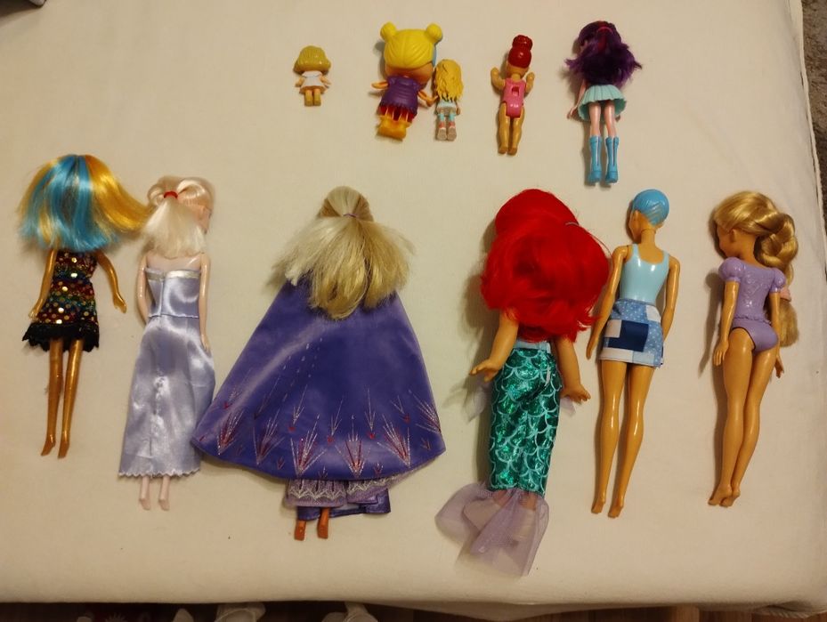 Продавам  различни кукли,чантички за момиче,еднорози и плодове зеленчу