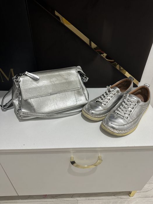 Сумка и кеды серебристые