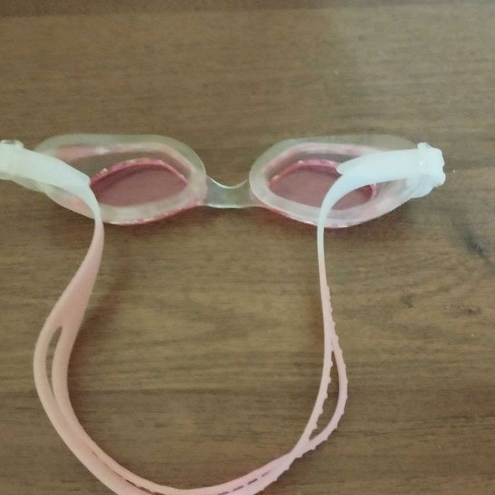 Очки для плаванья с футляром