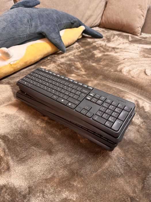 СПЕШНО Нов компьютьр i3-12100 / 8gb / DDR4 / 128GB SSD + LENOVO 24”