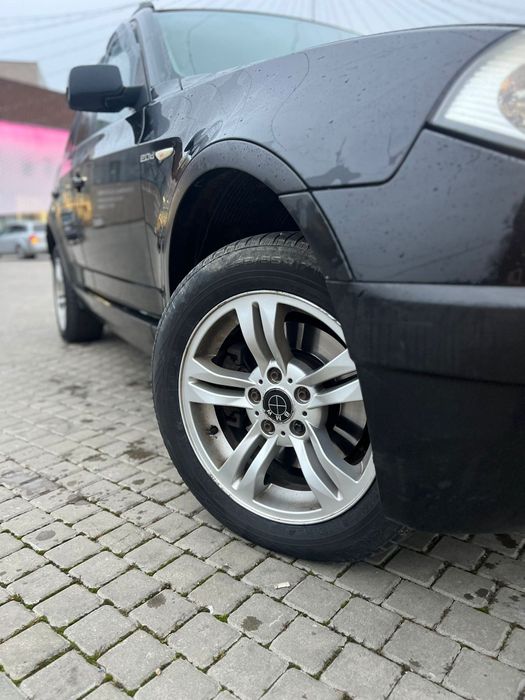 BMW x3         .