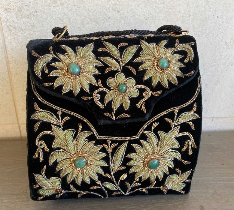 set geanta si curea, broderie manuala si pietre semipretioase