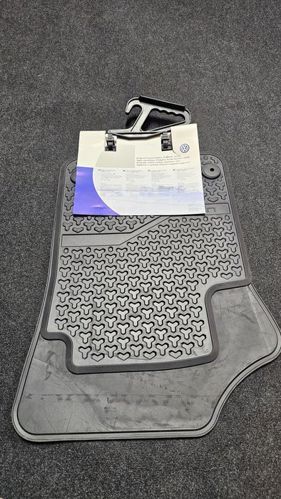 covorase fata volkswagen up noi originale 

cod oe: 1s1 061 501 041

p