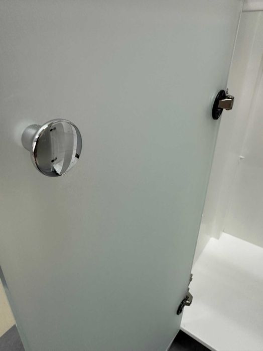 Бял долен шкаф за баня 75 см със стъклени врати - мивка маями