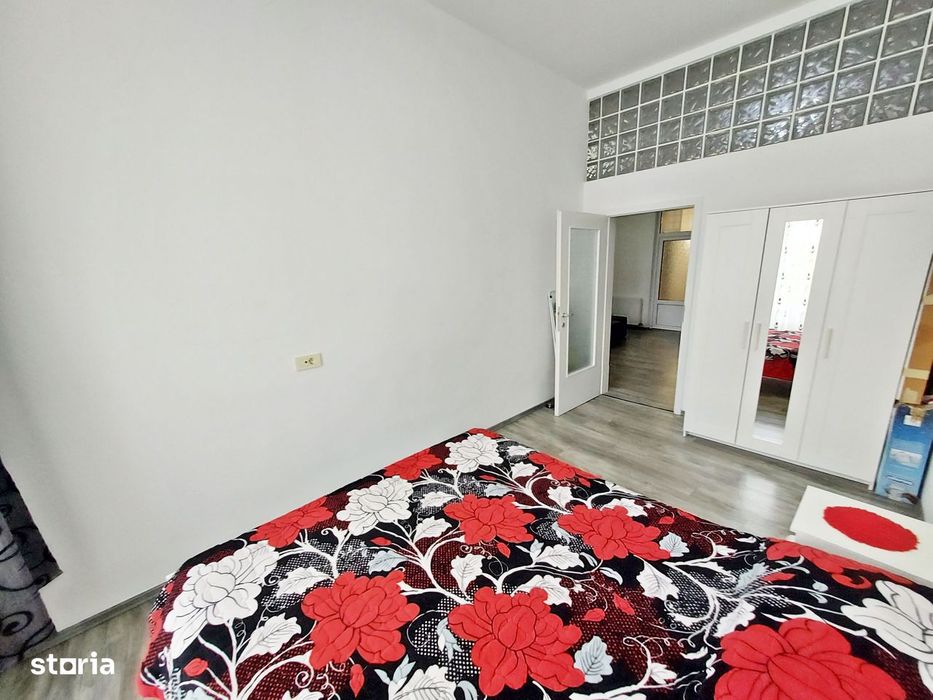 Apartament 3 camere, boxa, pod, parcare, Centru,  zona B-dul Eroilor