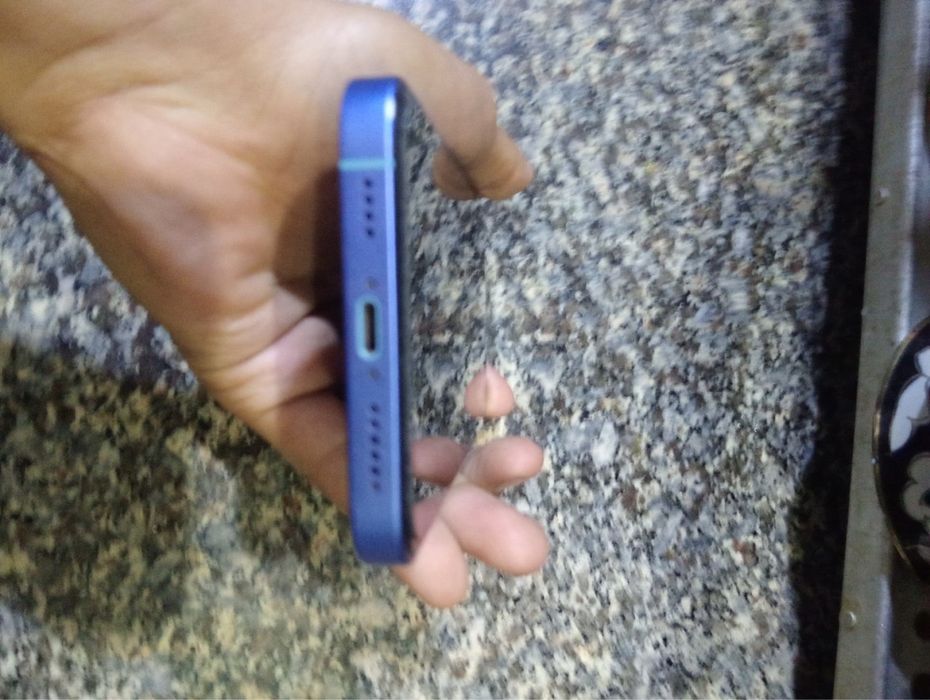 Iphone 16 xr ………..